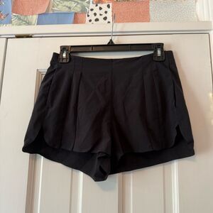 Lululemon Black Pleated Athletic Shorts With Pockets Size 6